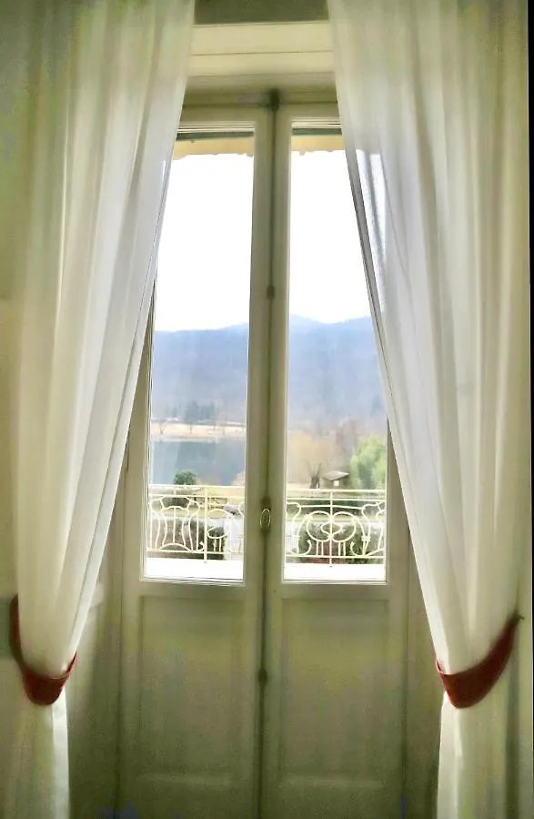 Ghirla La Villa Del Lago איטליה