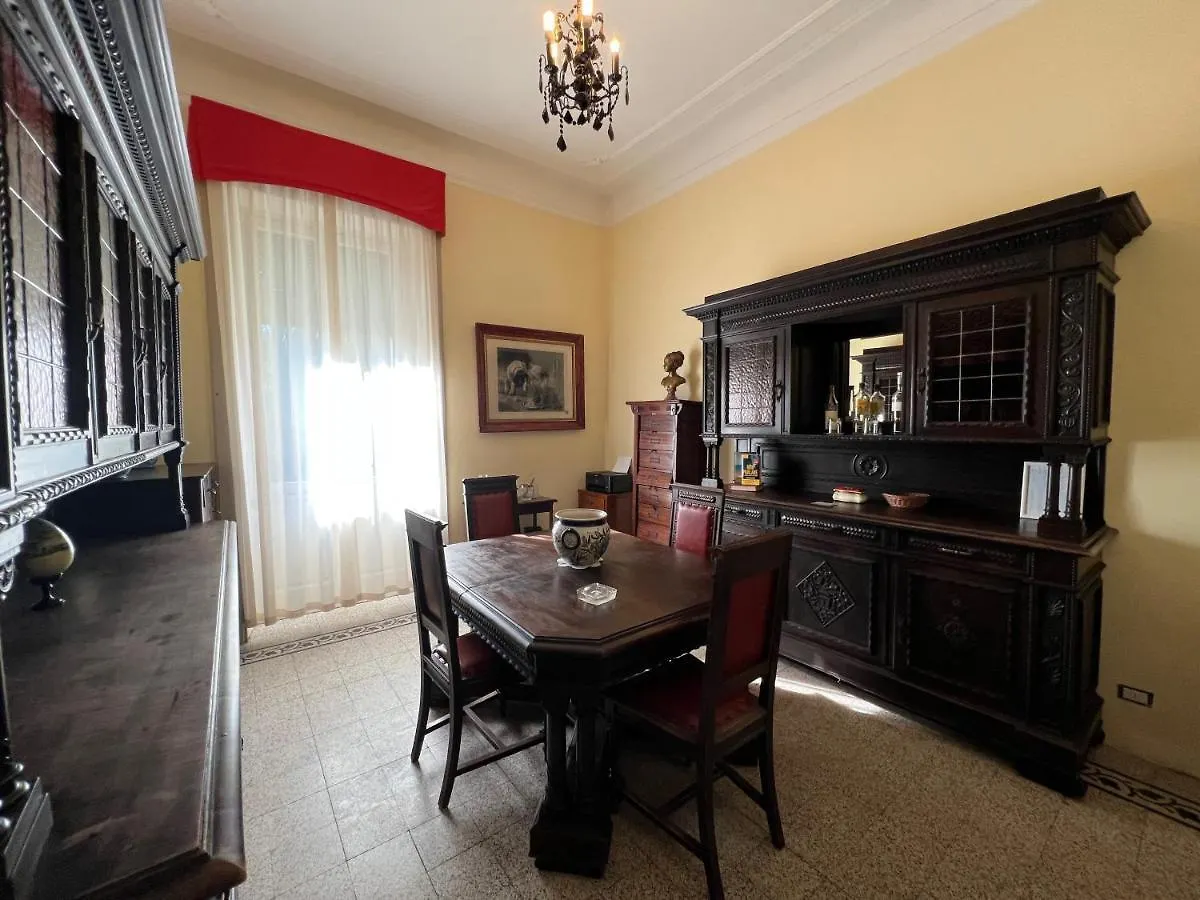 Ghirla La Villa Del Lago 0*,  איטליה