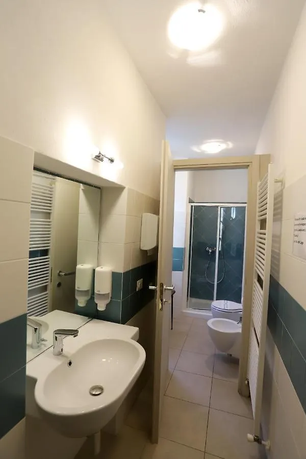 לינה וארוחת בוקר Ghirla La Villa Del Lago איטליה