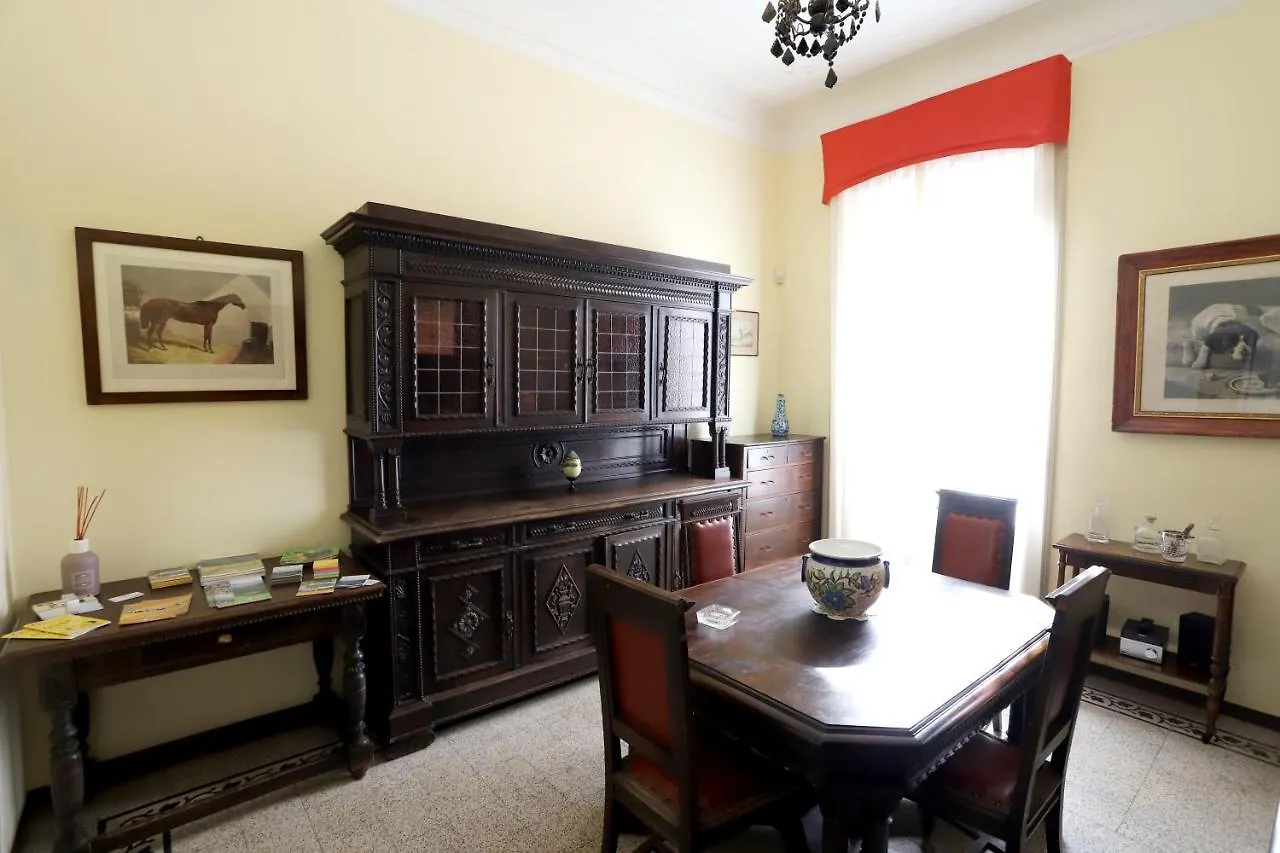 La Villa Del Lago Ghirla Bed & Breakfast