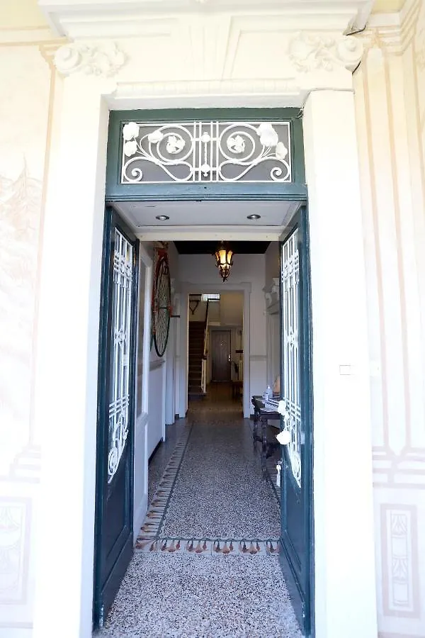 德尔拉格住宿加早餐旅馆 Ghirla 住宿加早餐酒店